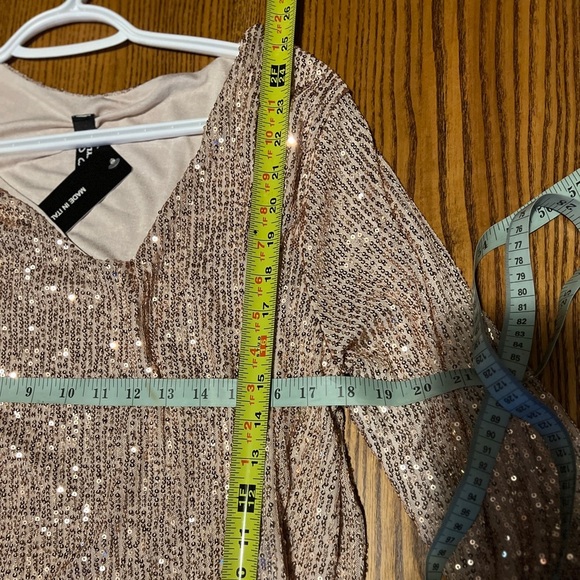 New Style Made In Italy Sequin Lace Top M-L - Picture 6 of 6